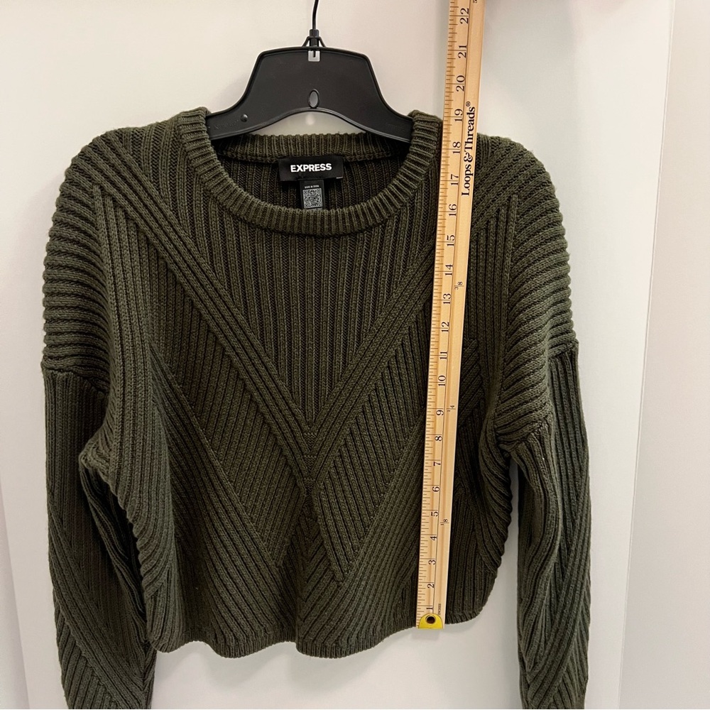EXPRESS Ribbed Crew Neck Sweater-Olive Green - Picture 5 of 7